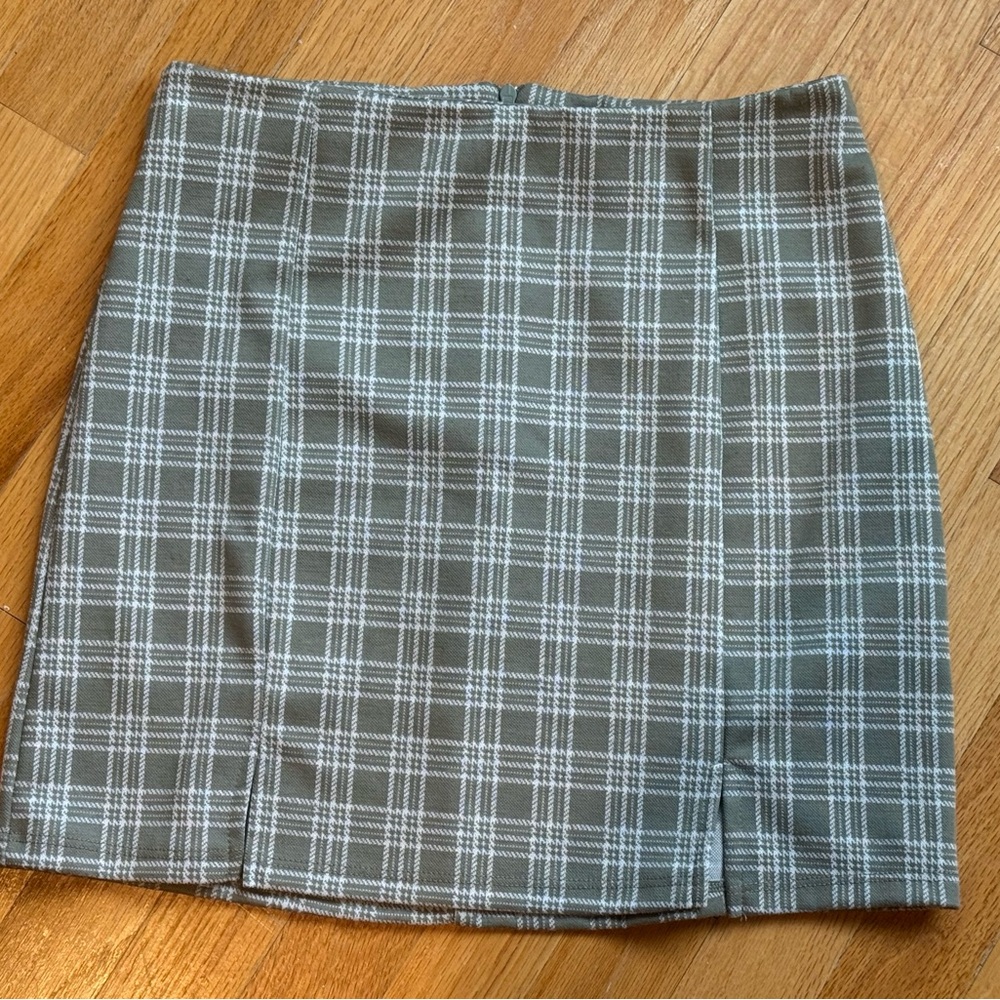 Plaid Mini Skirt in Grey and White